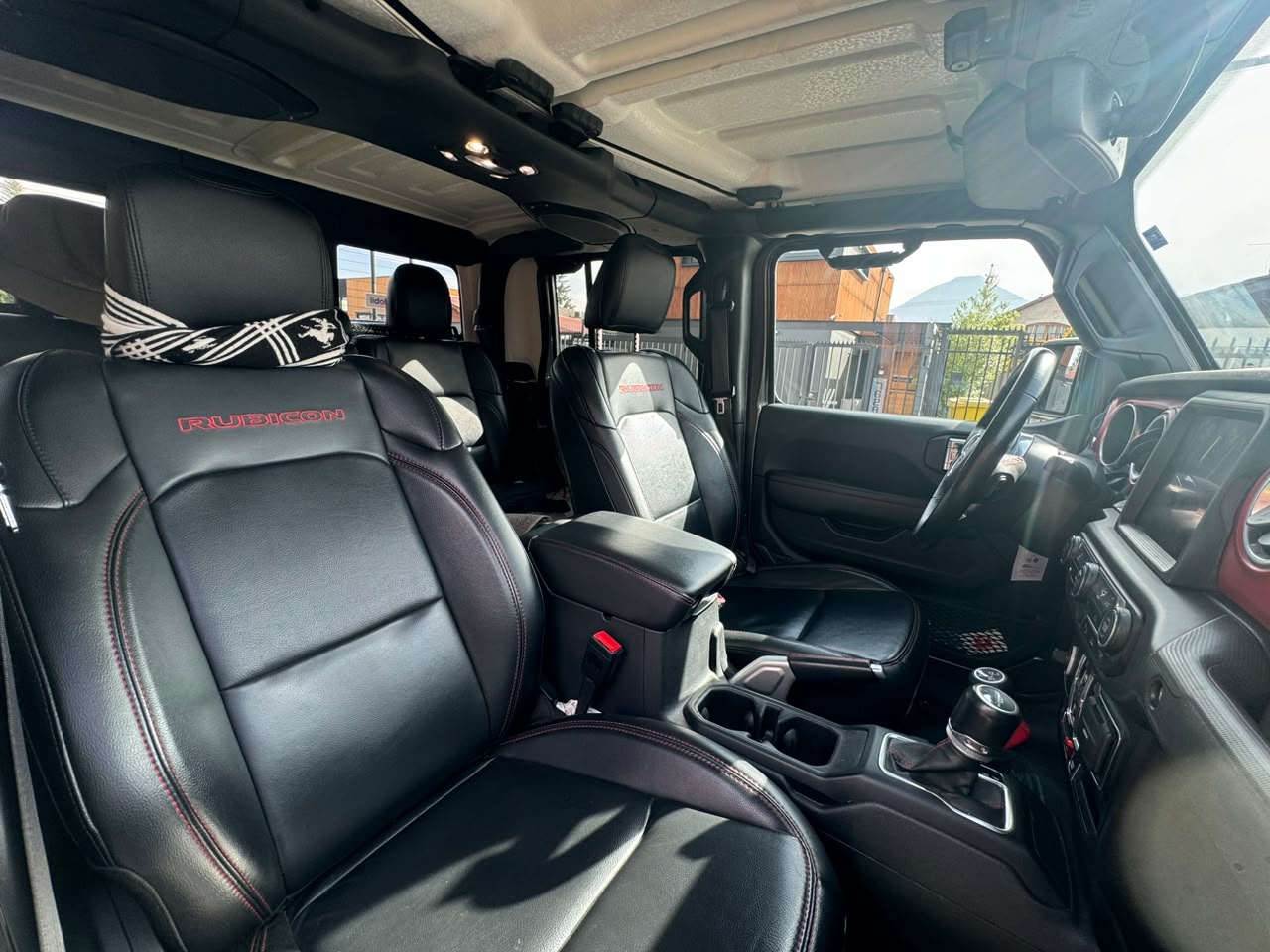 Jeep Gladiator Rubicon — foto 15 de 18