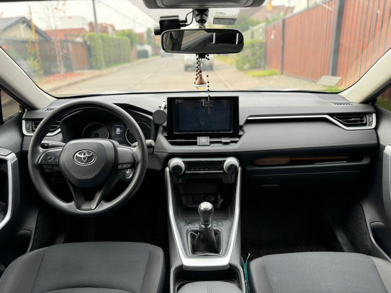 Toyota RAV4 — foto 16 de 19