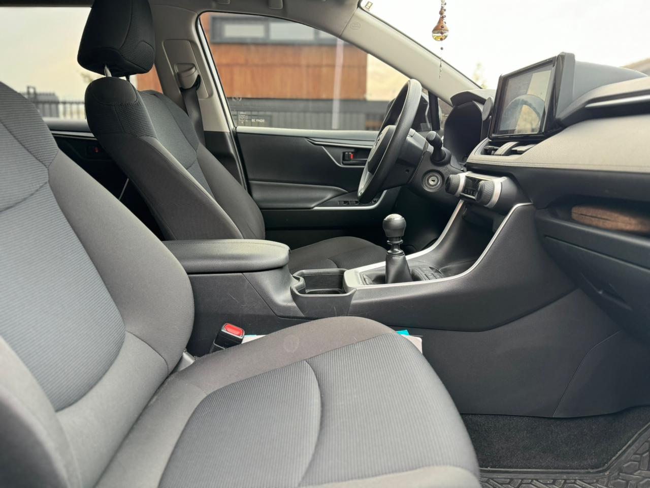 Toyota RAV4 — foto 15 de 19