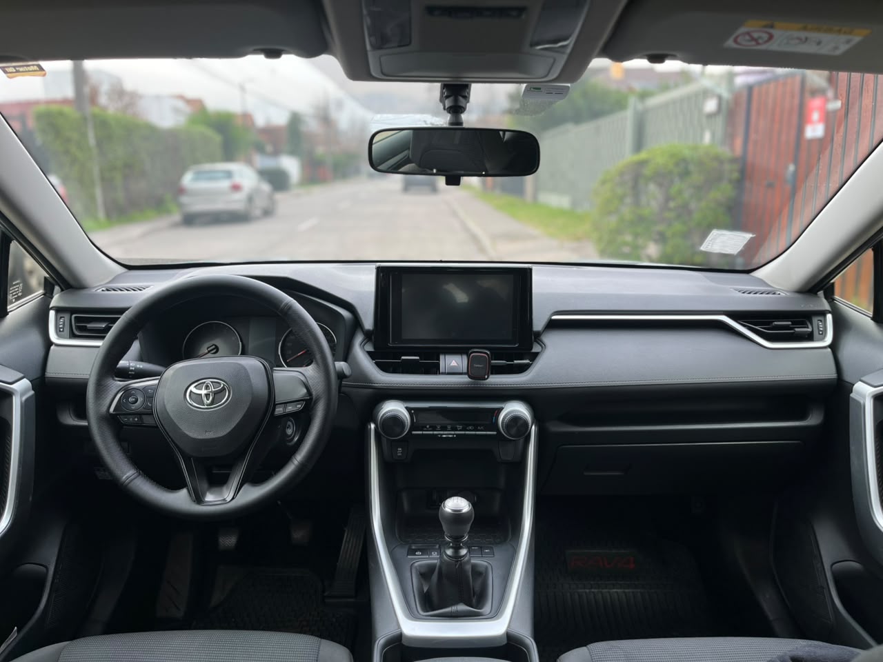 Toyota RAV4 — foto 15 de 18