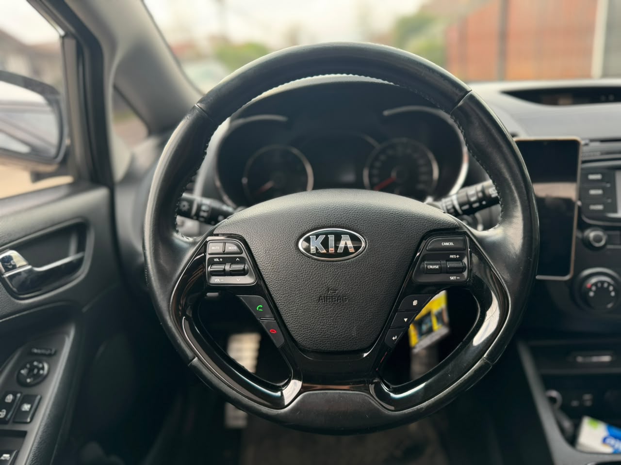 KIA Cerato 5 — foto 16 de 16