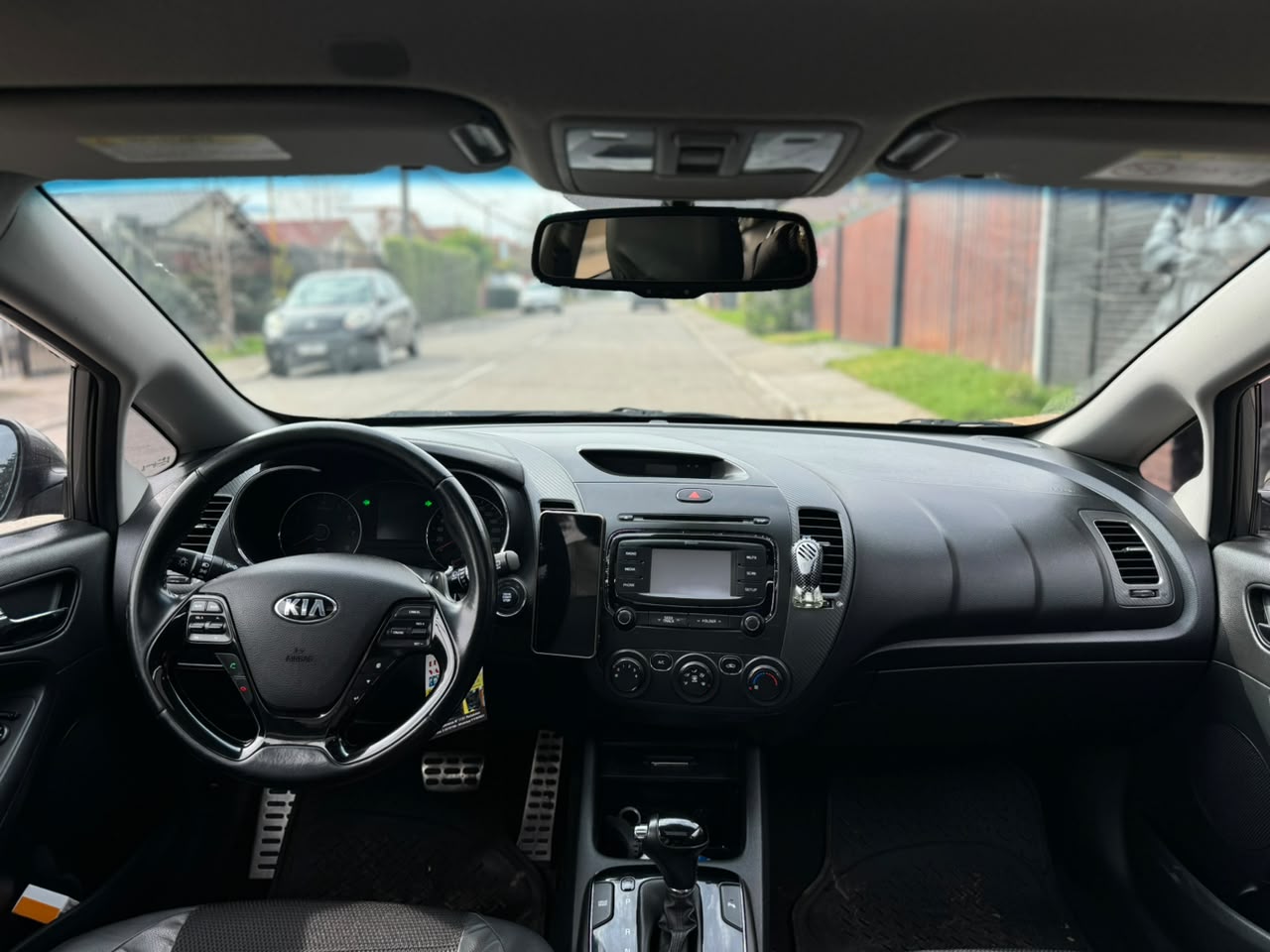 KIA Cerato 5 — foto 15 de 16