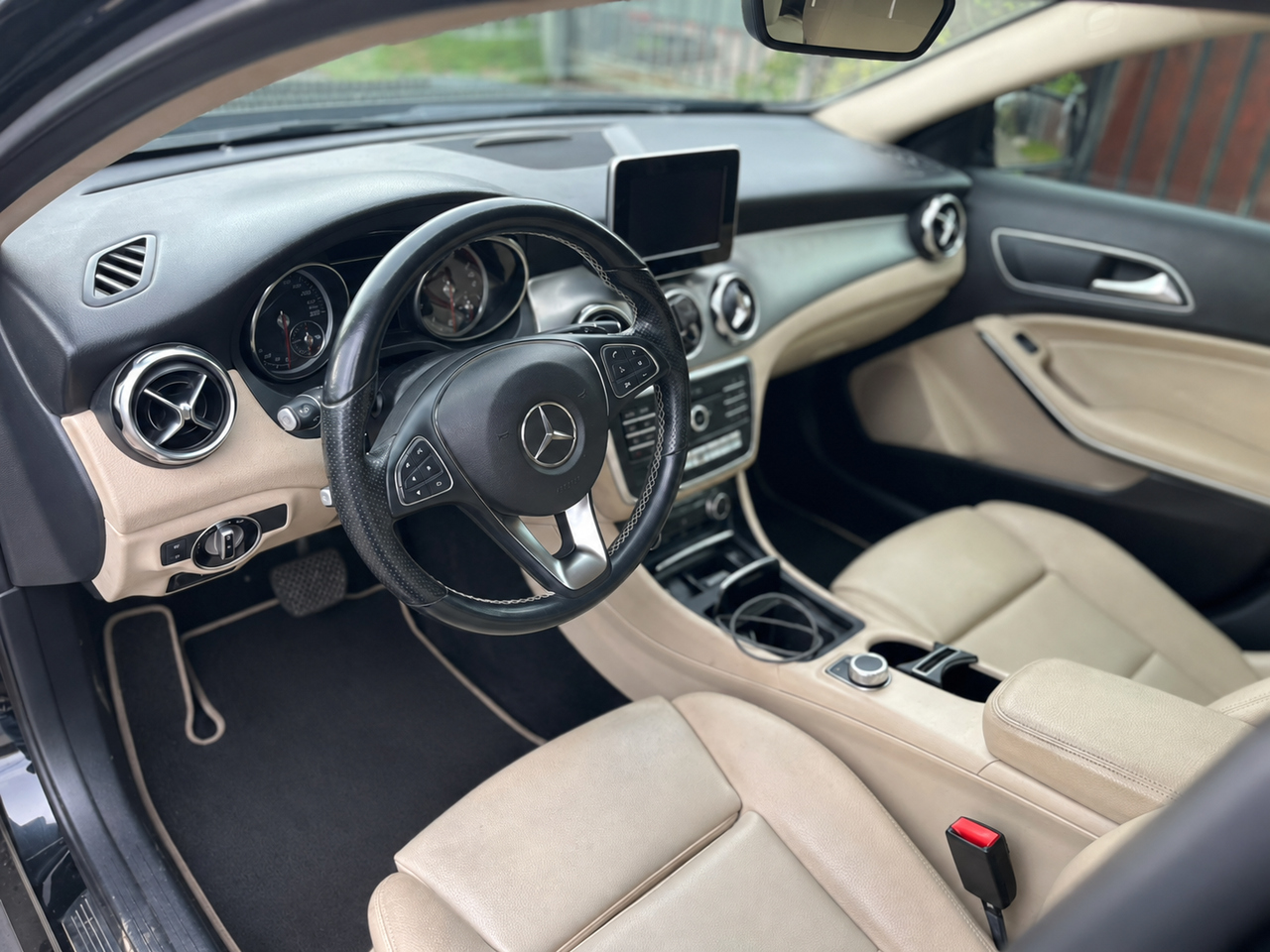 Mercedes-Benz Gla200 — foto 10 de 17