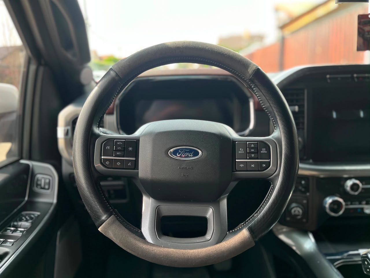 Ford F-150 Lariat Sport — foto 16 de 17