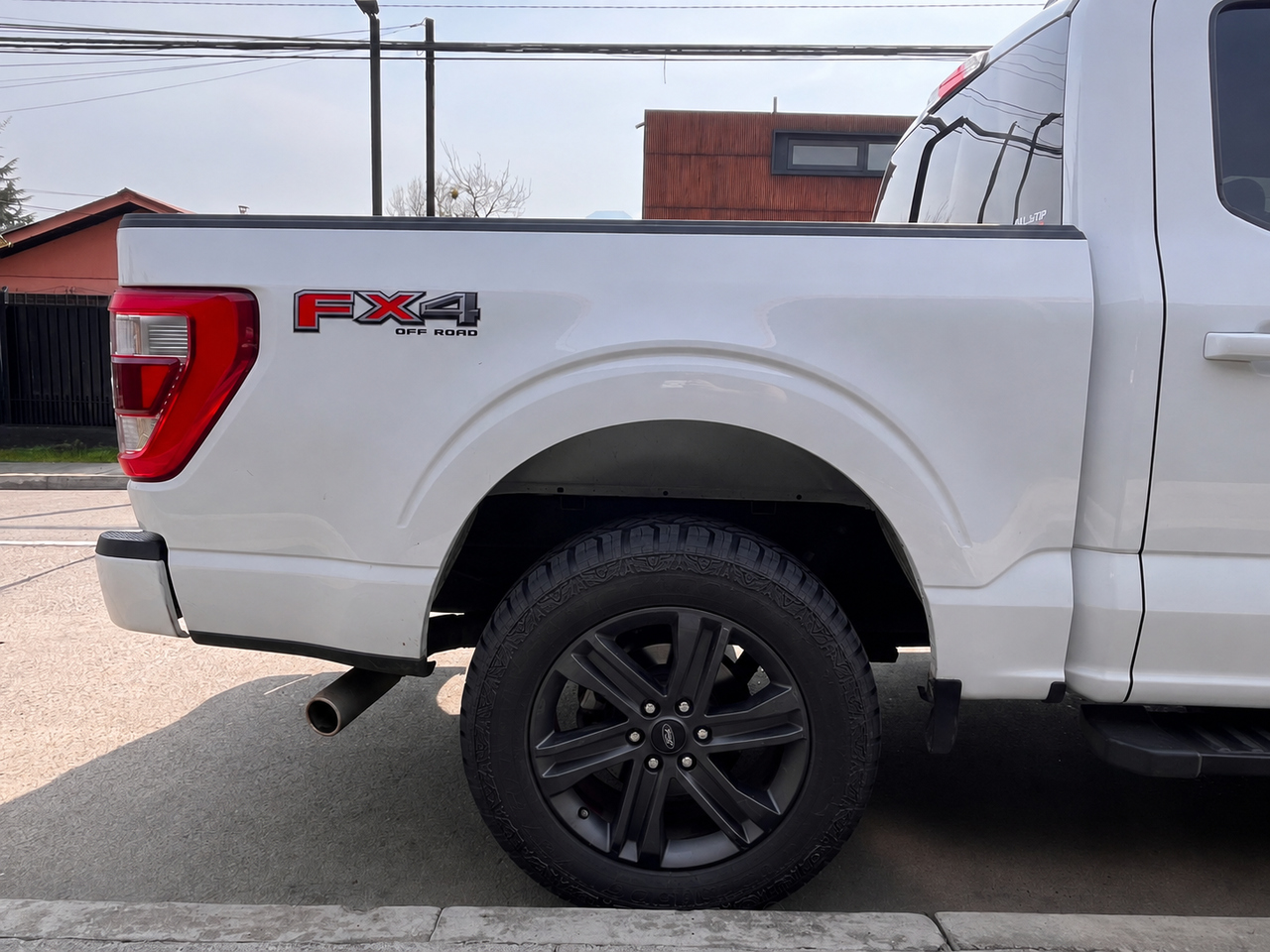 Ford F-150 Lariat Sport — foto 9 de 17