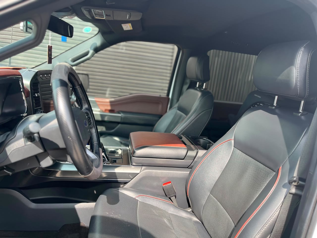 Ford F-150 Lariat Sport — foto 12 de 17
