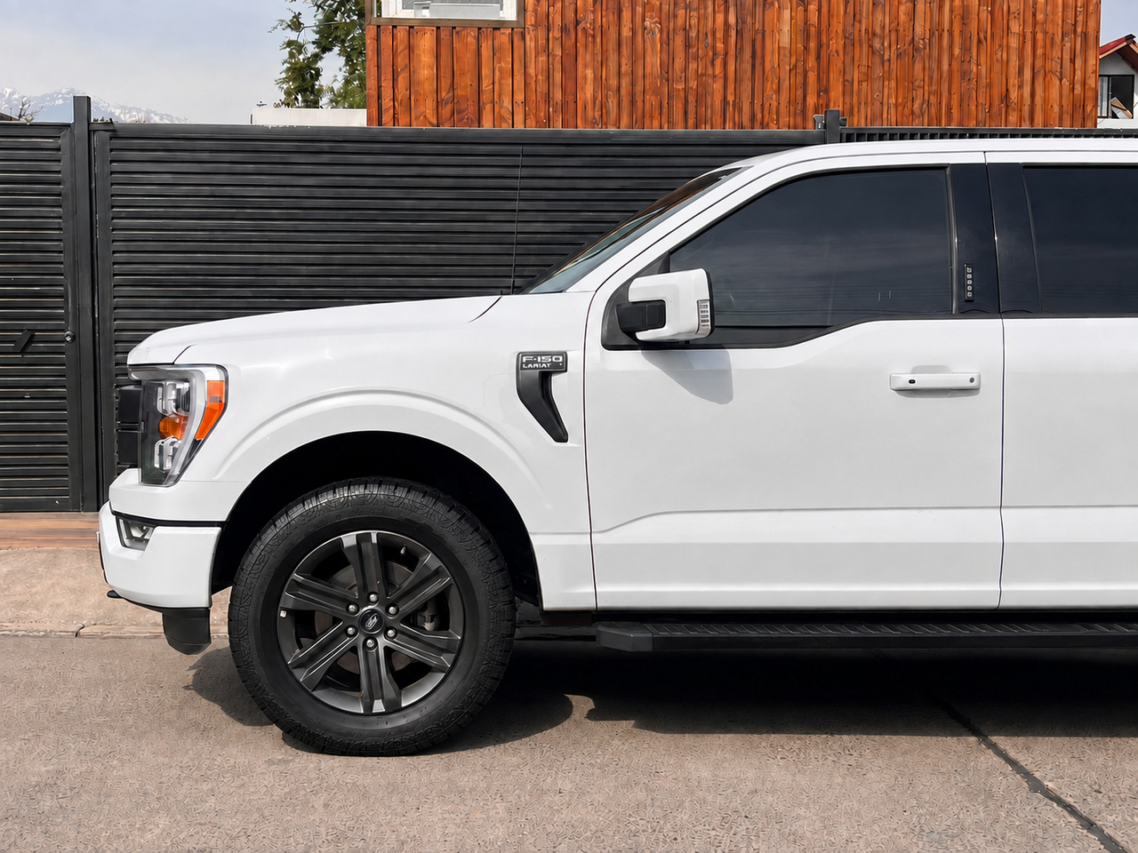Ford F-150 Lariat Sport — foto 3 de 17