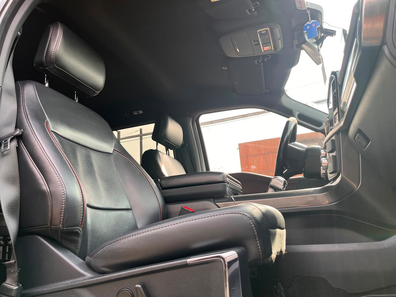 Ford F-150 Lariat Sport — foto 14 de 17