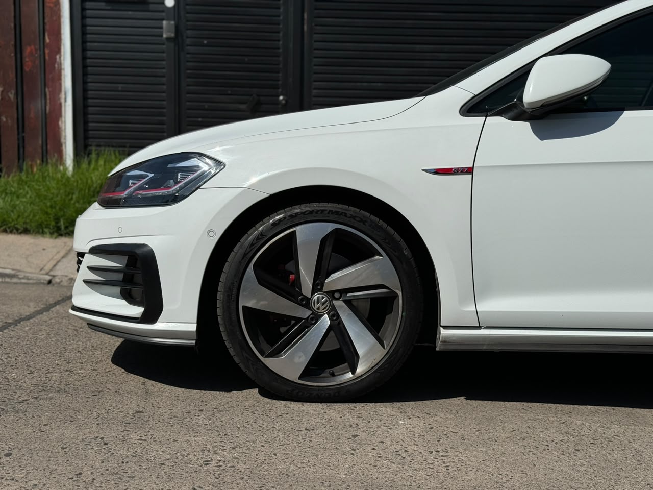 Volkswagen Golf Gti — foto 3 de 18