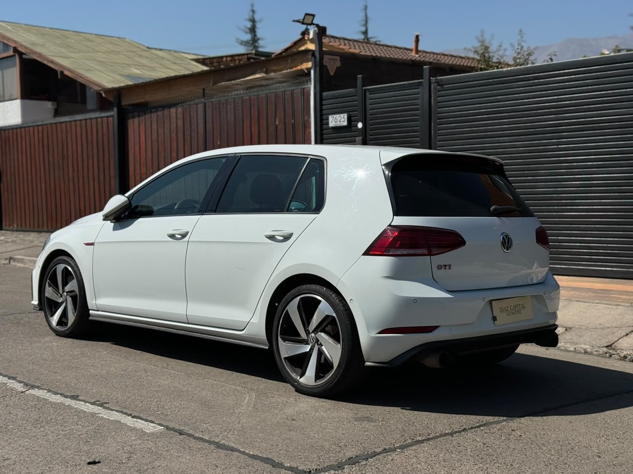 Volkswagen Golf Gti — foto 6 de 18
