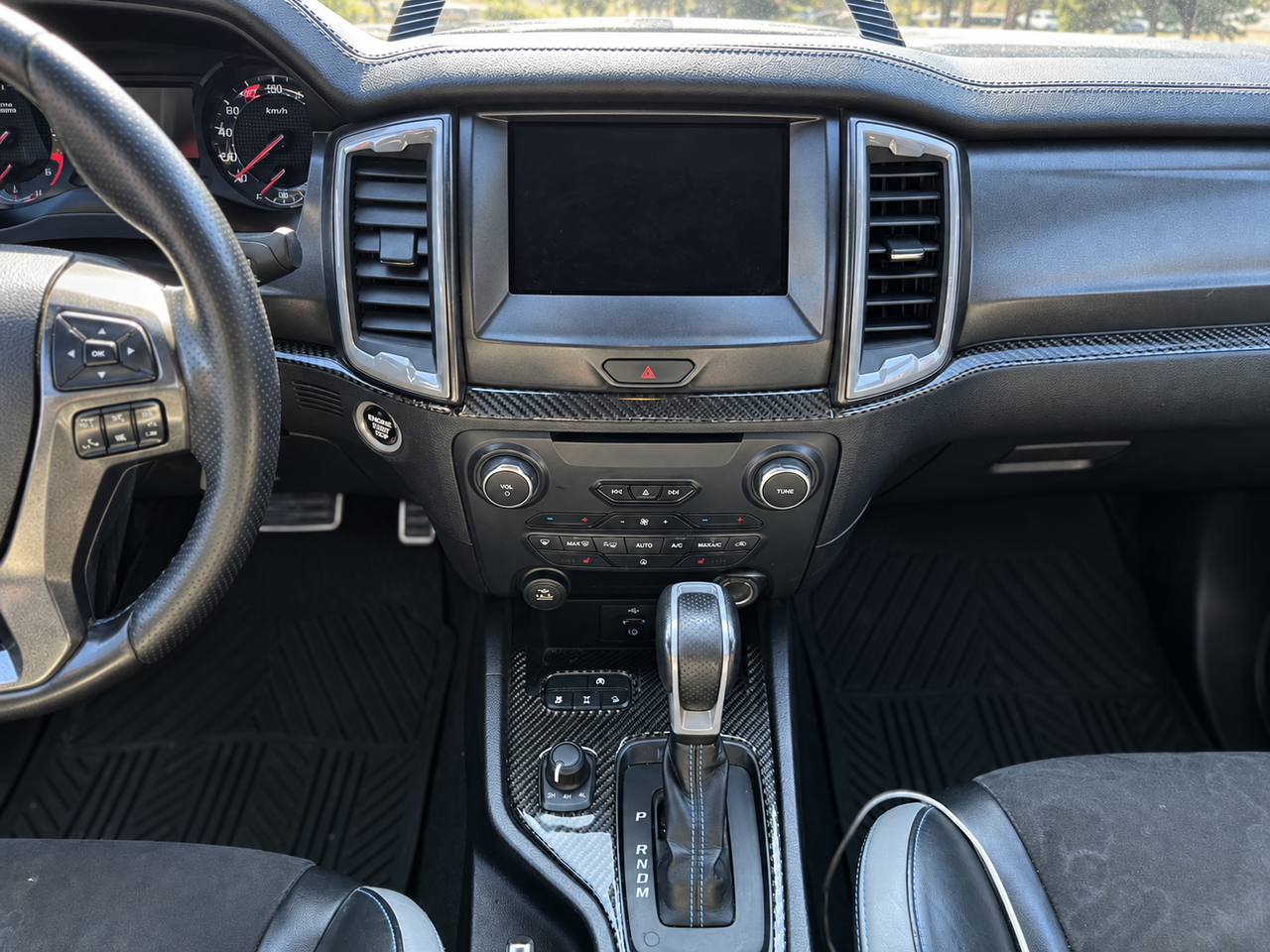 Ford Ranger Raptor — foto 15 de 16