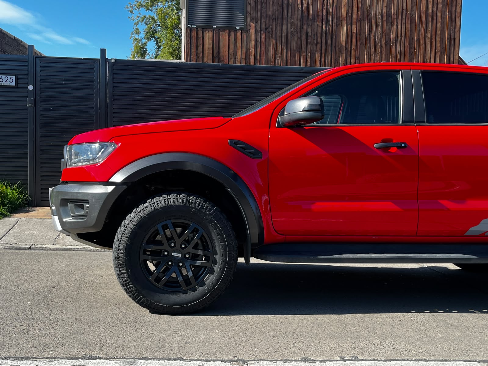 Ford Ranger Raptor — foto 3 de 16