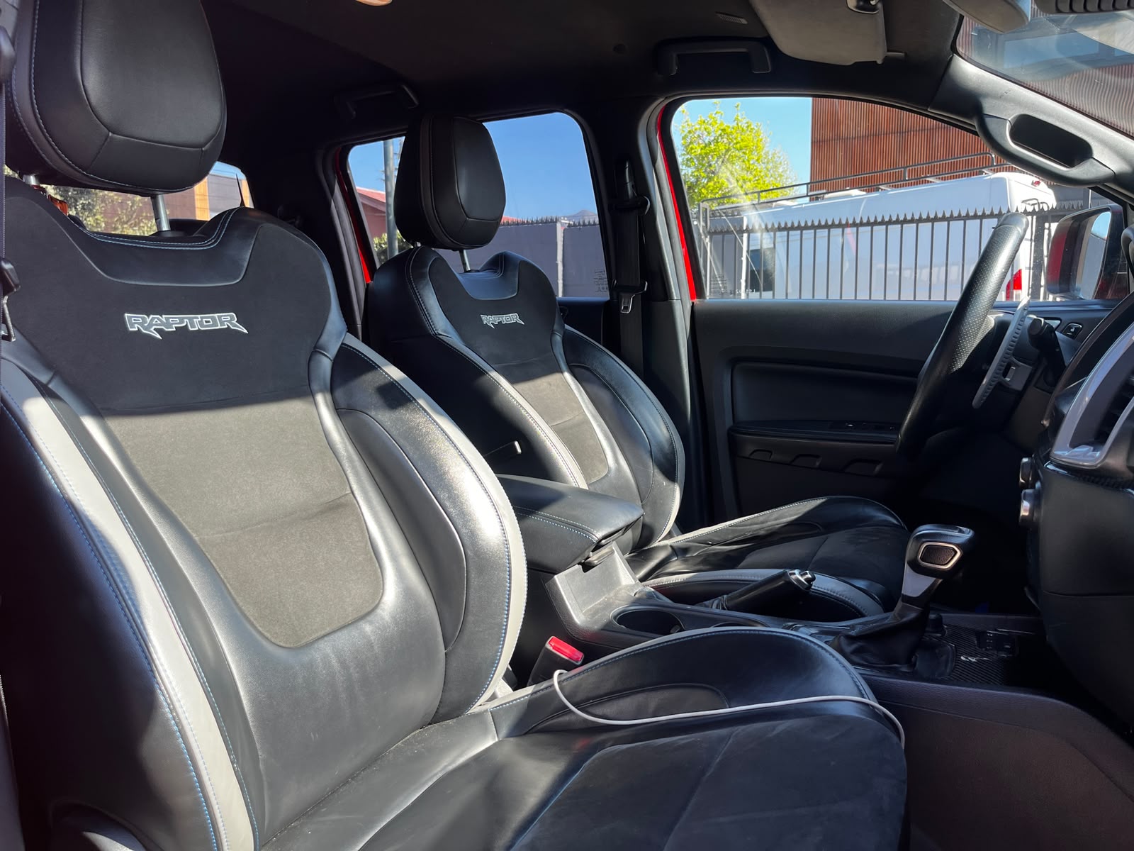 Ford Ranger Raptor — foto 12 de 16