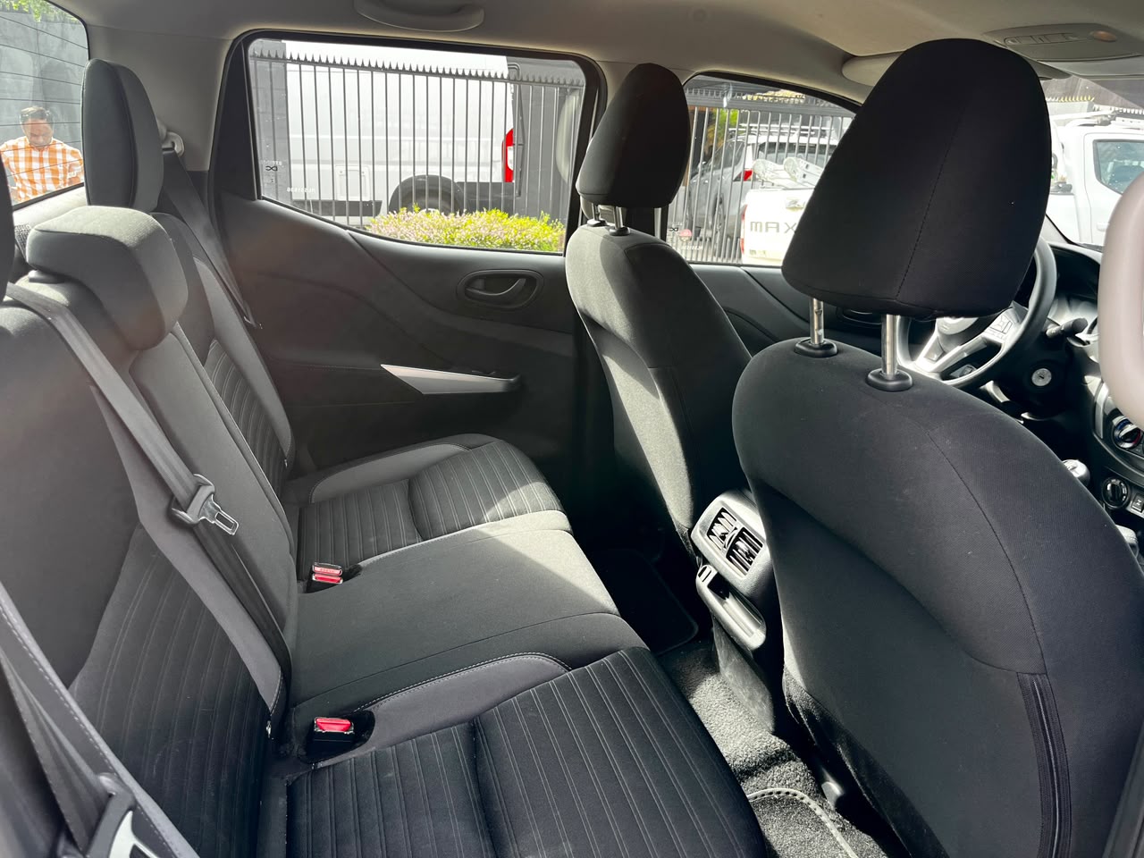 Nissan Navara Xe — foto 15 de 19