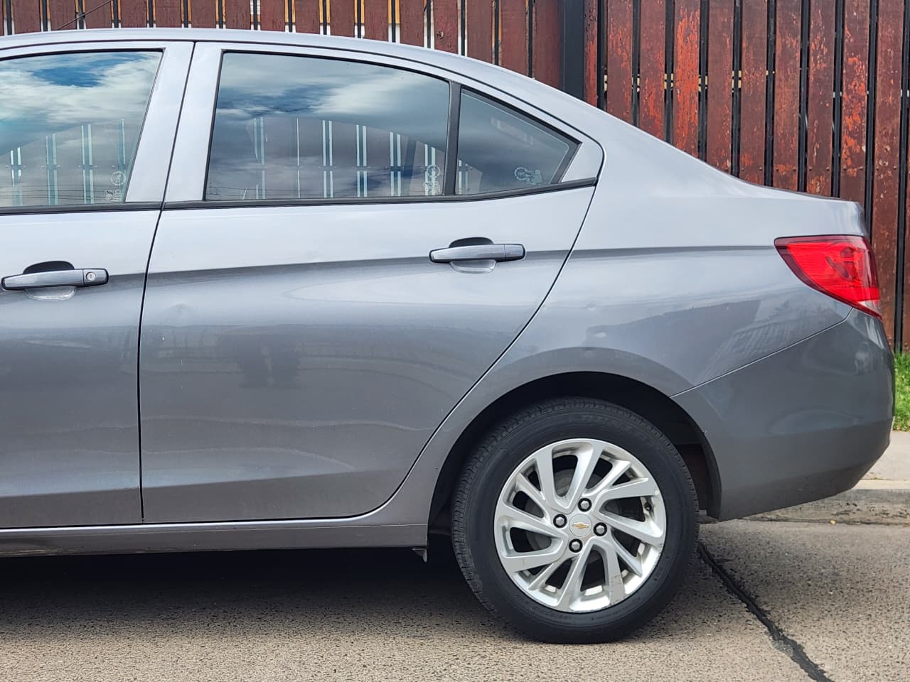Chevrolet Sail — foto 4 de 18