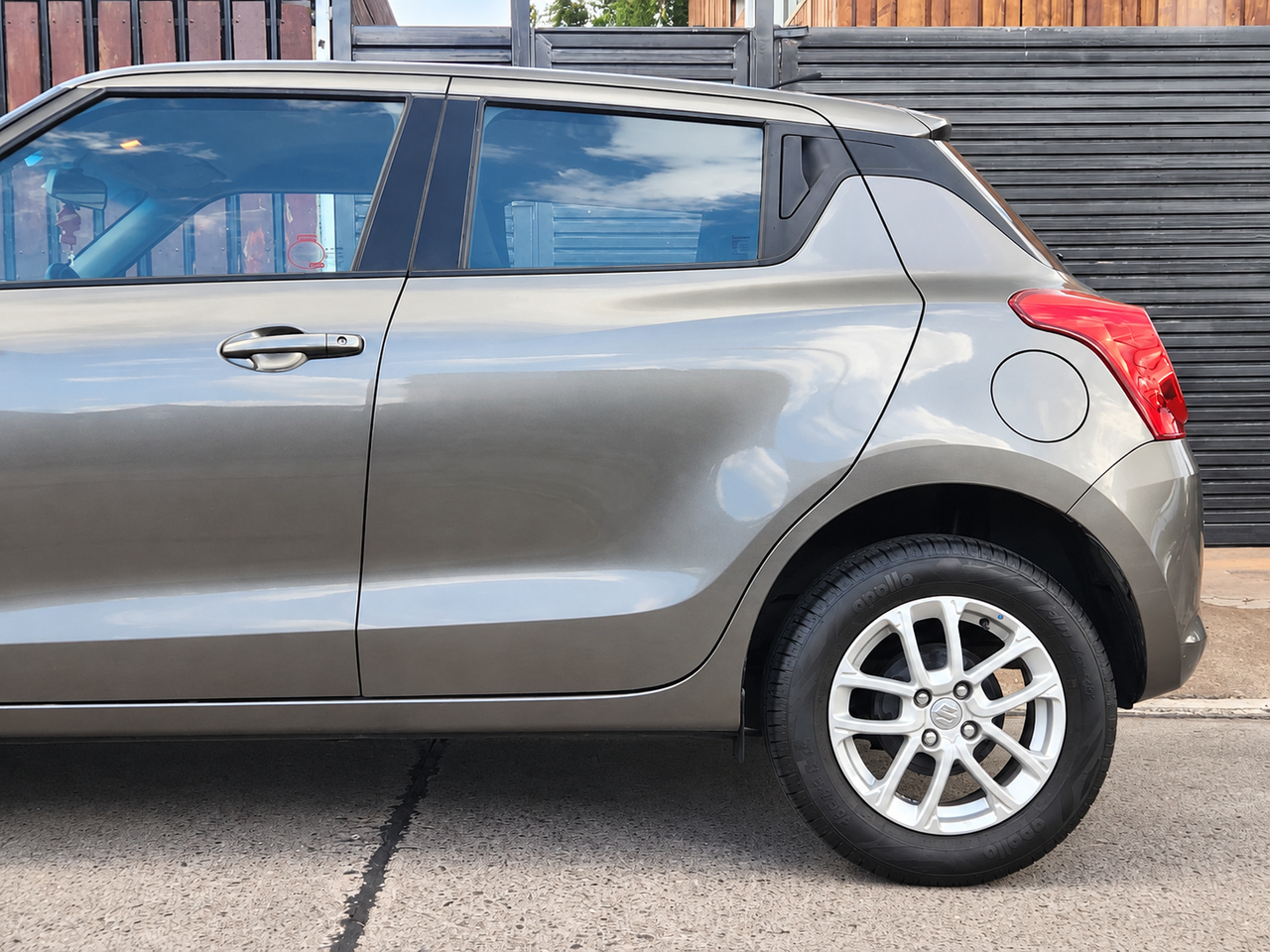 Suzuki Swift — foto 4 de 16