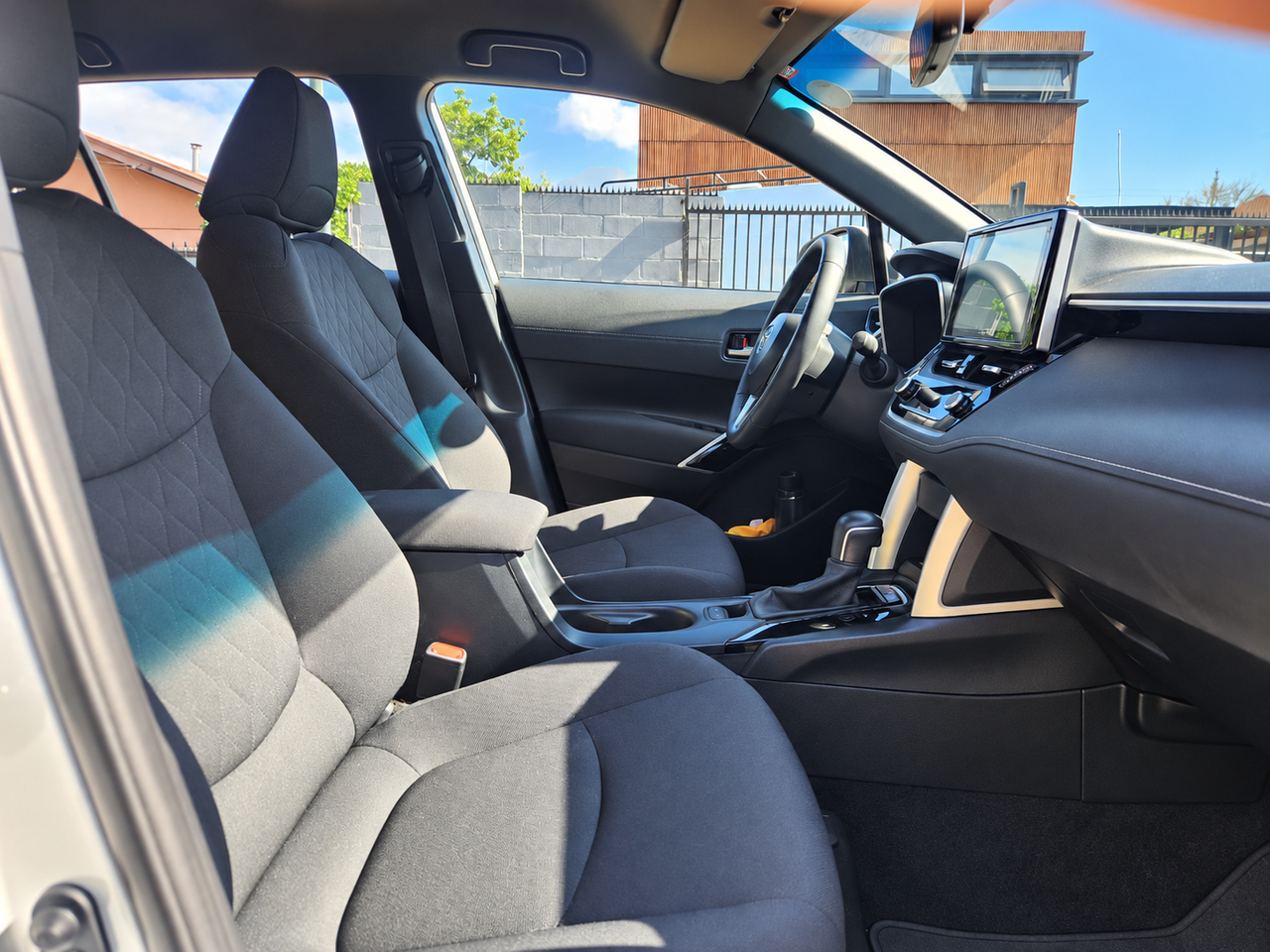 Toyota Corolla Cross — foto 15 de 19