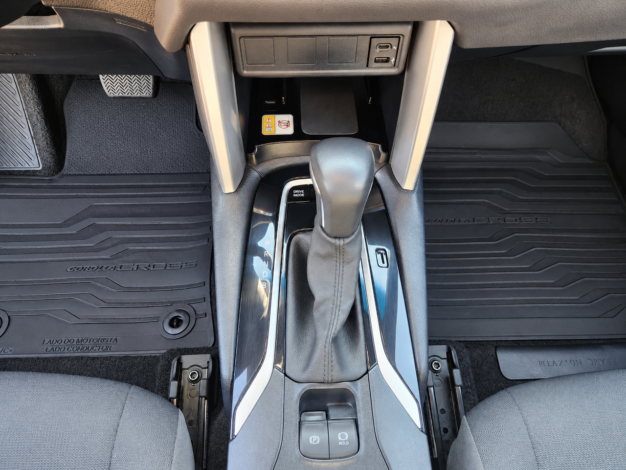 Toyota Corolla Cross — foto 18 de 19