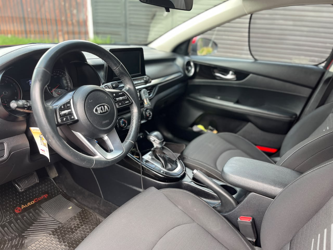 KIA Cerato — foto 11 de 18
