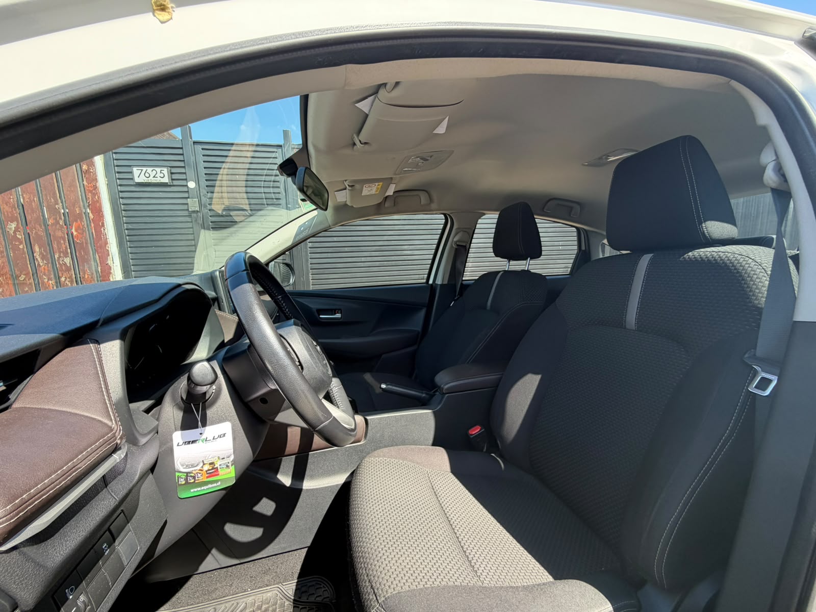 Toyota Yaris E — foto 10 de 14