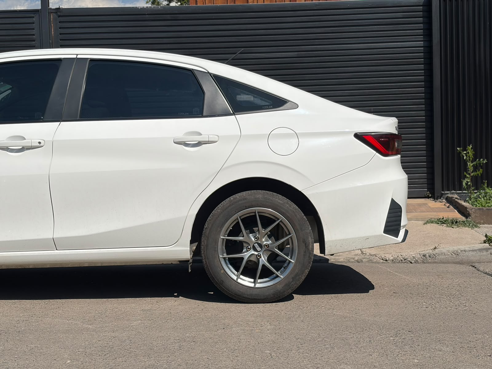 Toyota Yaris E — foto 4 de 14